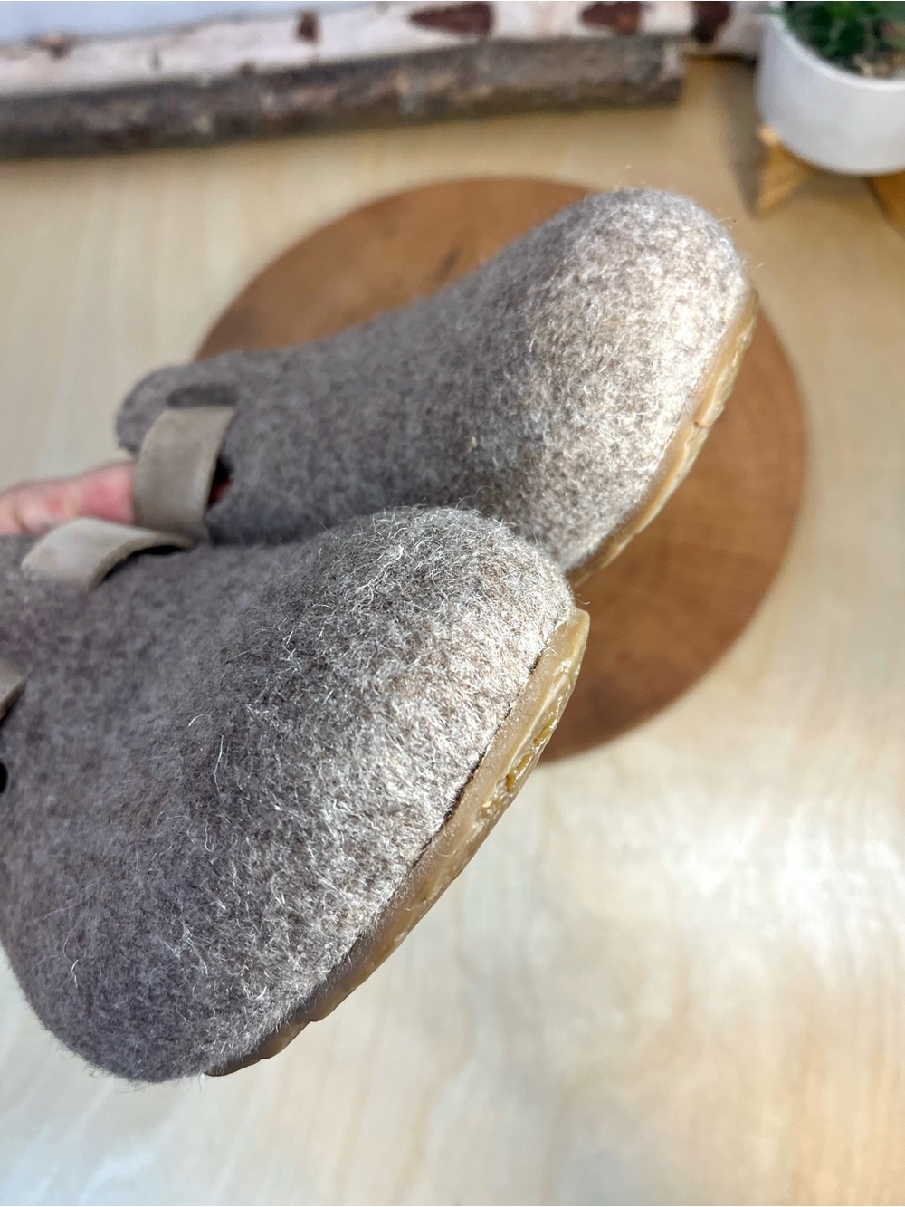 Haflinger Tan Wool Felt Clogs - Adjustable Strap - Size 39 (US 8) - Picture 15 of 16